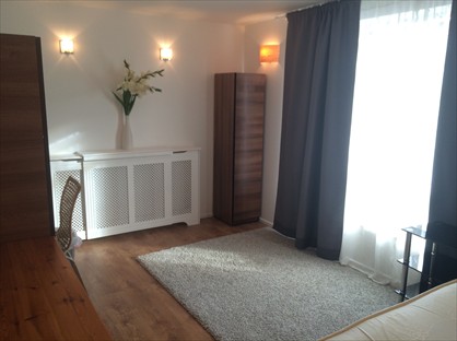 Room in a Shared House, Comet Close, RM19