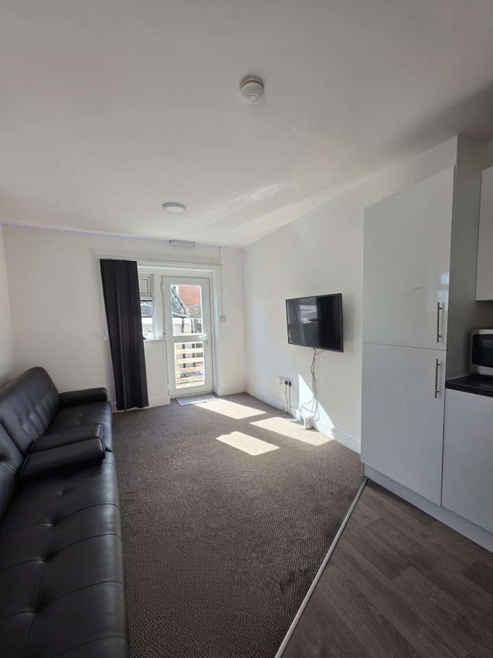 8 Bed Detached House, Pen-Y-Wain Road, CF24, N1 7GU