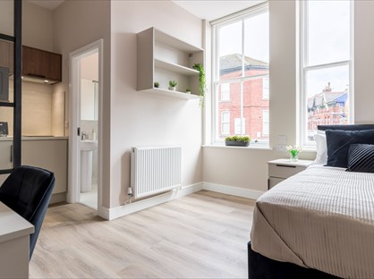 Room in a Shared House, Church Street, L39