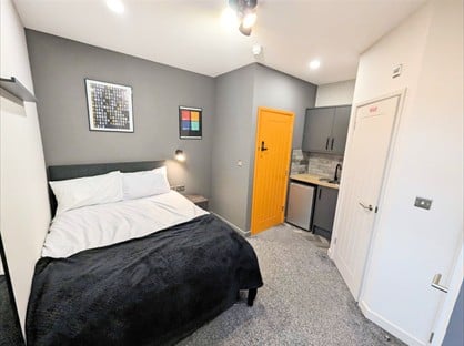 Room in a Shared House, Bristol Road South, B31