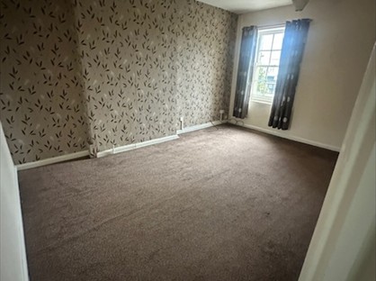 Room in a Shared House, High Street, GL10