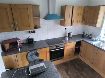 2 Bed Flat, Denmark Road, KT1