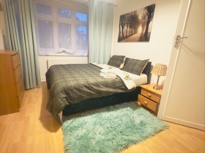 Room in a Shared House, Montague Road, N15