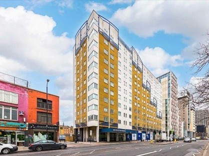 Room in a Shared Flat, Skyline Plaza Building, E1