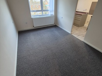 1 Bed Flat, County Road, L39