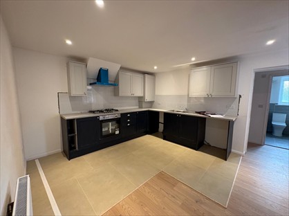 3 Bed Flat, North Lane, GU12