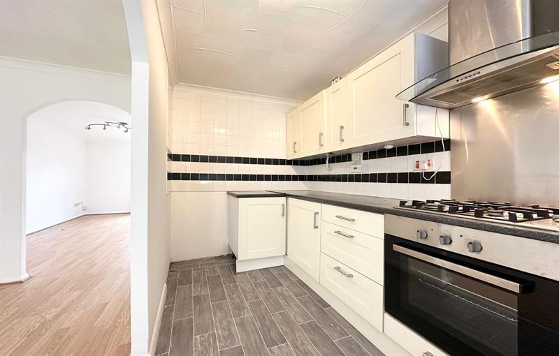 Andover - 3 Bed Semi-Detached House, Trajan Walk, SP10 - To Rent Now ...