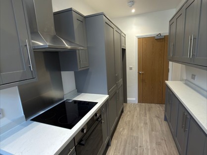 Room in a Shared House, High Street, GU7