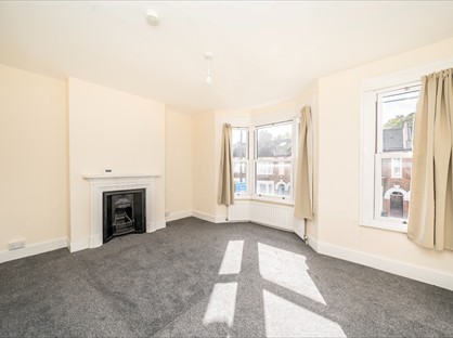 3 Bed Terraced House, Leahurst Road, SE13