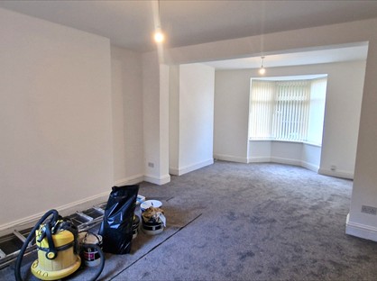 3 Bed Terraced House, High Street, NP12