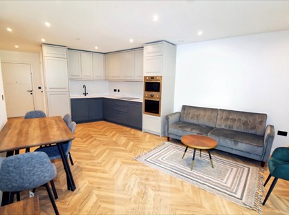 Room in a Shared Flat, Heritage Walk, KT1