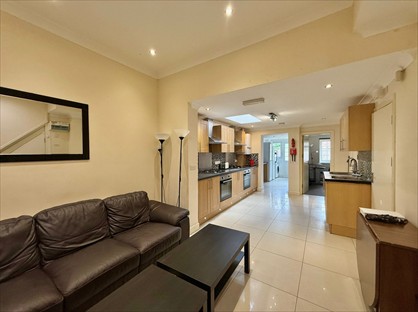 8 Bed Terraced House, Blenheim Road, RG1