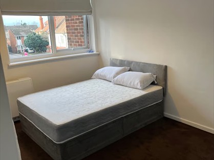 3 Bed Flat, Gatewick Close, SL1