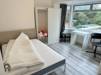 Room in a Shared House, Booth Road, NW9