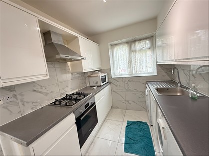 2 Bed Flat, Stanley Park Road, SM6