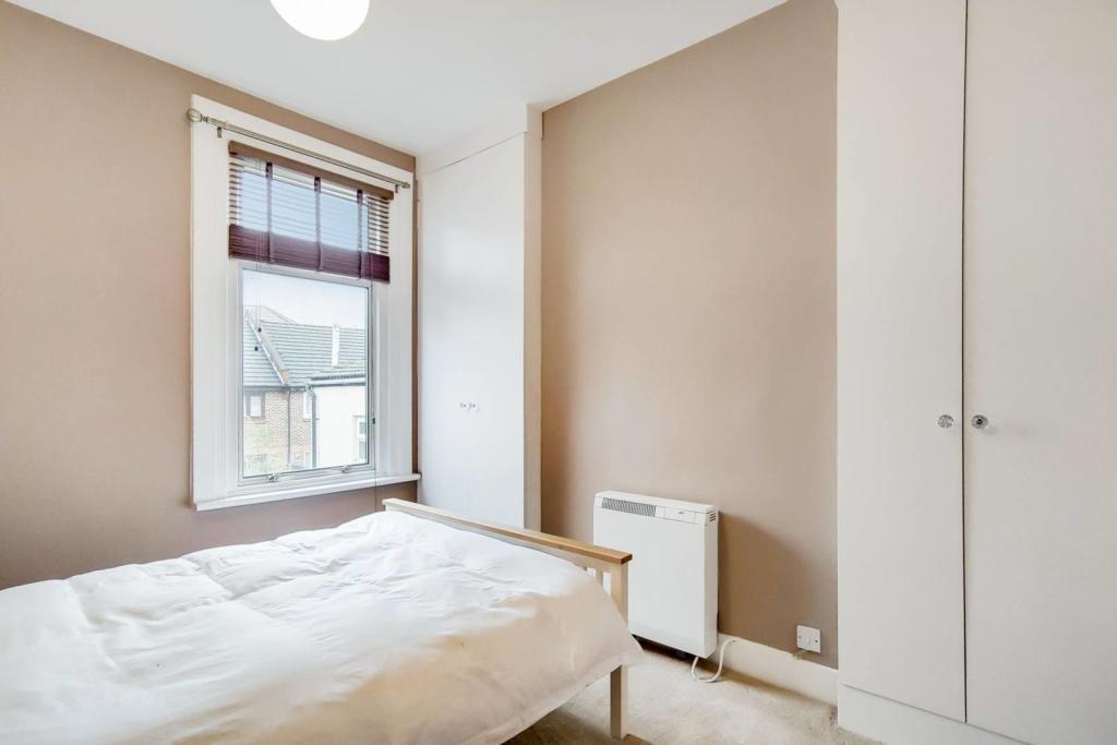 London - 1 Bed Flat, Evesham Road, E15 - To Rent Now for £1,500.00 p/m