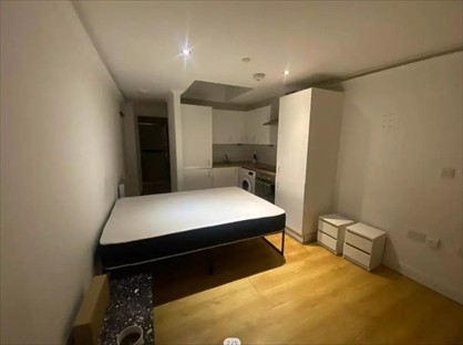 Studio Flat, High Road, N22