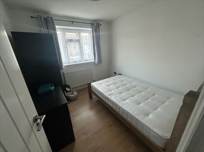 Room in a Shared House, Middleham Road, N18