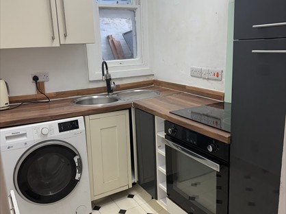 Studio Flat, Carlisle Road, BN3