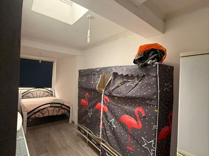 Room in a Shared House, First Avenue, RM10