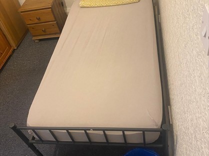 Room in a Shared House, Belgrave Road, IG1