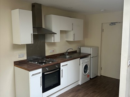 1 Bed Flat, Market Place, NG17