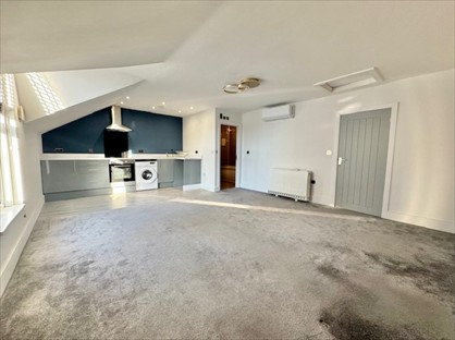 1 Bed Flat, Railway Street, ME4