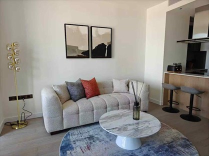 1 Bed Flat, Nine Elms Lane, SW8