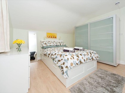 1 Bed Flat, Walm Lane, NW2