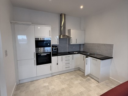 2 Bed Flat, Somerville House, TW3