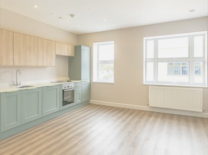 1 Bed Flat, Falconry Court, CM16