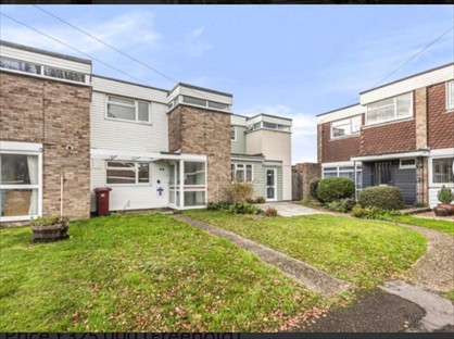 3 Bed Terraced House, Broyle Close, PO19