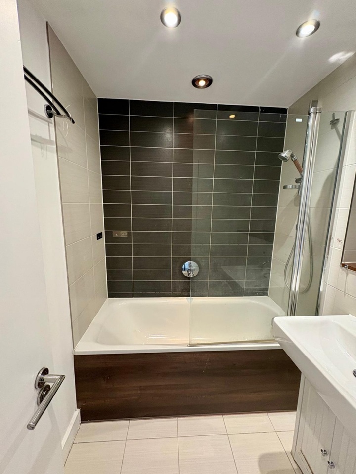 Additional image 5 of 3 Bed Semi-Detached House, Longships Way, RG2, N1 7GU