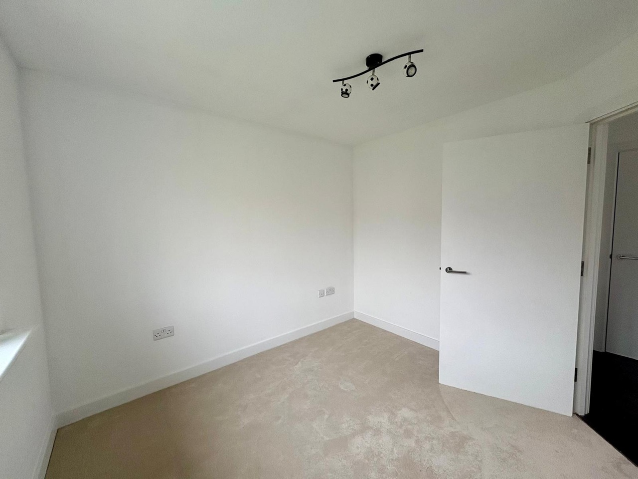 Additional image 7 of 3 Bed Semi-Detached House, Longships Way, RG2, N1 7GU