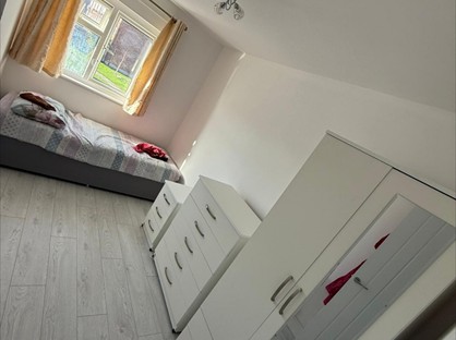 Room in a Shared House, Chelmer Crescent, IG11