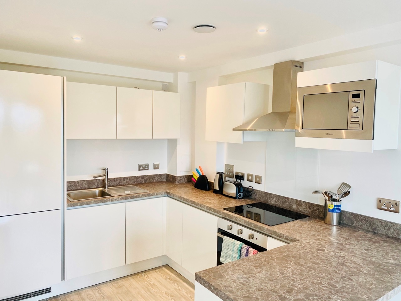 2 Bed Flat, Middlewood Plaza, M5 photo 4
