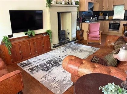 2 Bed Flat, Wood Cottage, BB5