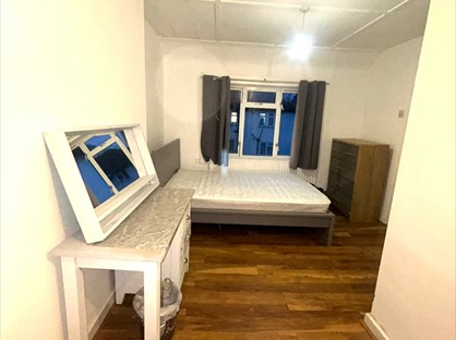 Studio Flat, Norbroke Street, W12