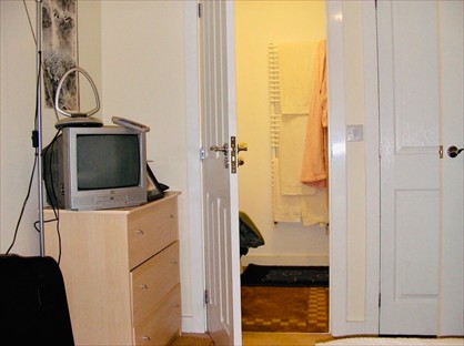 4 Bed Semi-Detached House, Fairclough Close, UB5