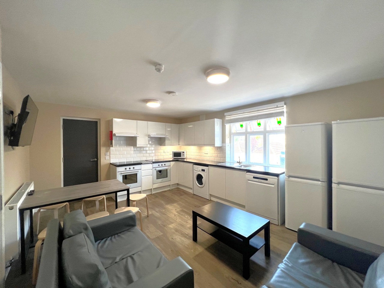 Bristol - 6 Bed Flat, Stokes Croft, BS1 - To Rent Now for £4,800.00 p/m