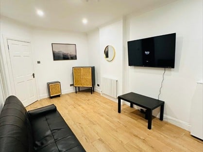 1 Bed Flat, Morningside Gardens, EH10