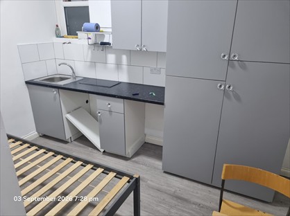 Studio Flat, Chesnut Grove, N17