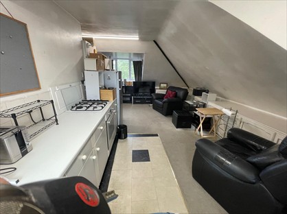 Room in a Shared House, Oakhill Road, SM1