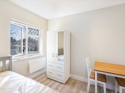 Studio Flat, Lime Close, RM15