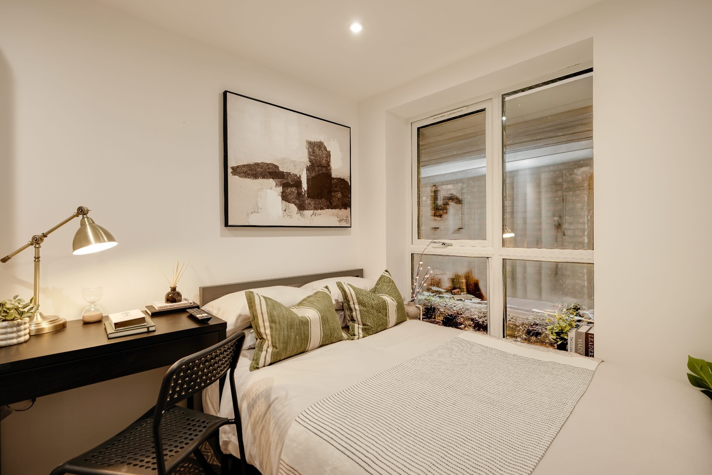 Additional image 2 of Studio Flat, Gloucester Road North, BS34, N1 7GU