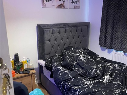 Room in a Shared House, Pointer Close, SE28