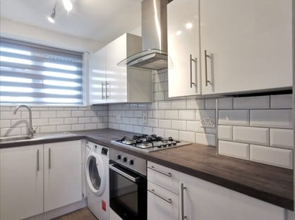 1 Bed Maisonette, Holbeck, RG12