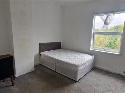 Room in a Shared House, Leek Road, ST1