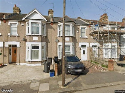 3 Bed Flat, Mafeking Avenue, IG2