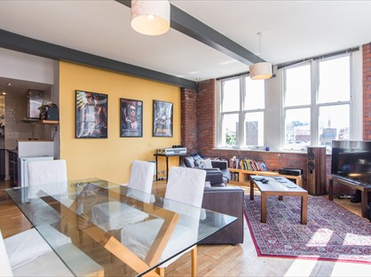 2 Bed Flat, Church Street, M4